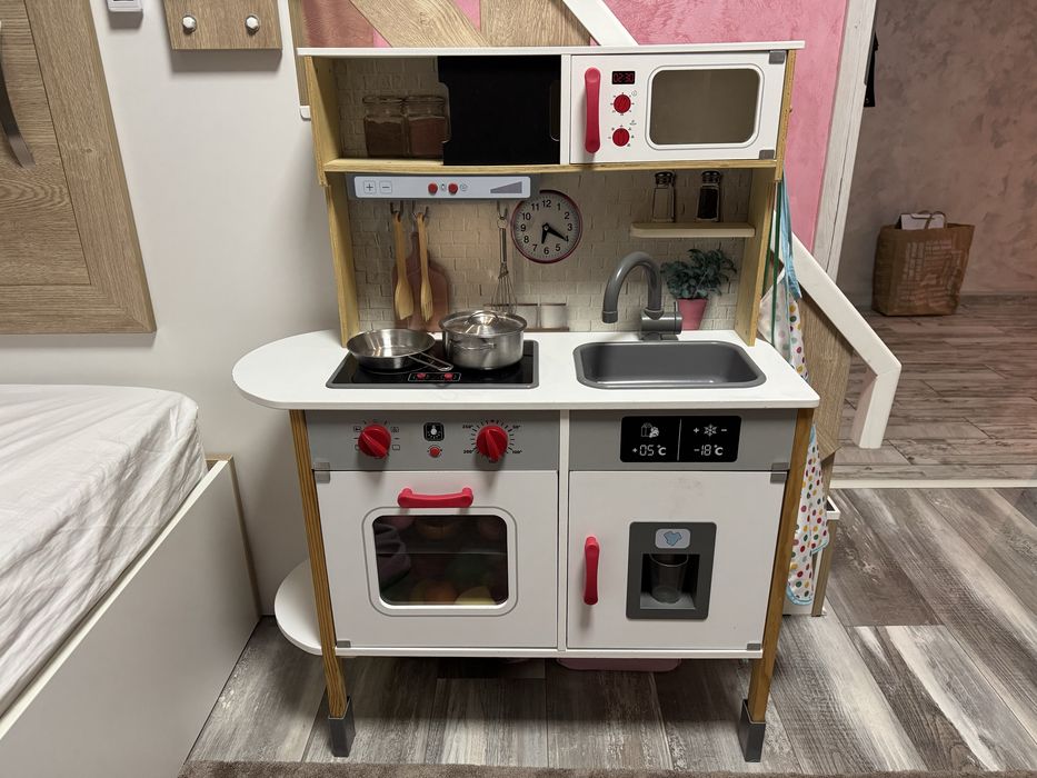 Детска кухня - дървена