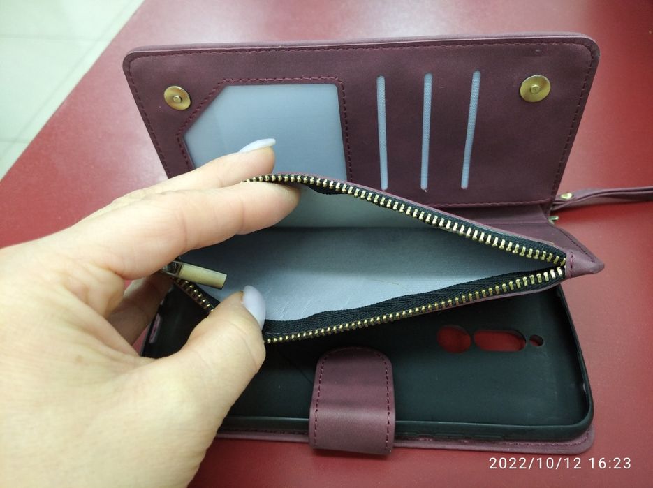 Продам чехол новый на Редми 8