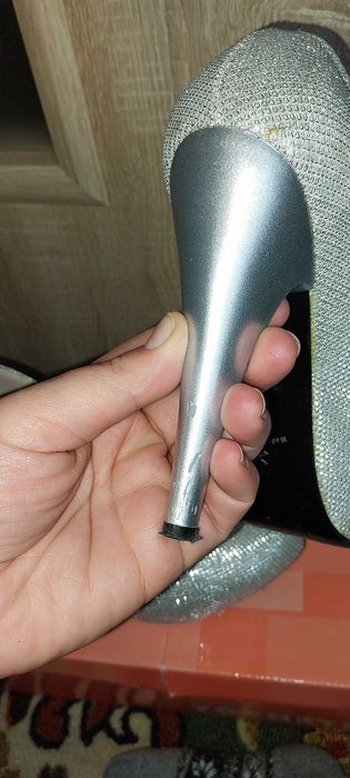 Обувки на висок ток