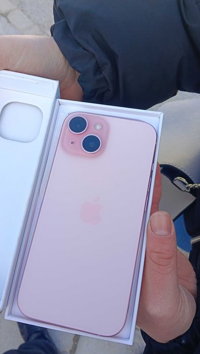 Айфон 15 в много добро състояние капацитет на батерията 100%