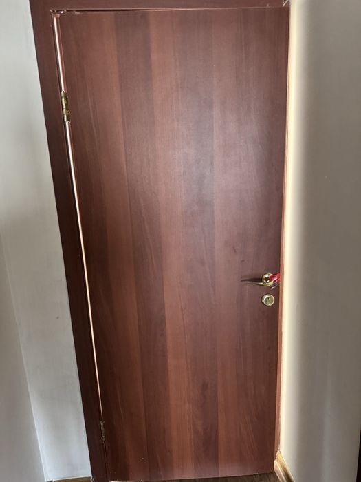 Межкомнатные двери отдам