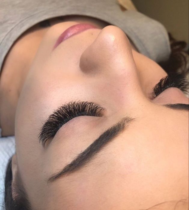 Наращивание ресниц,центр стекляшка