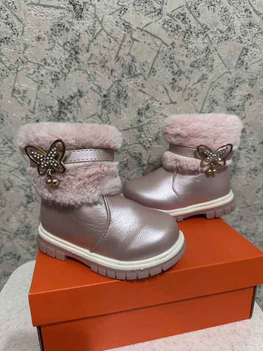 Сапоги на девочку почти новые