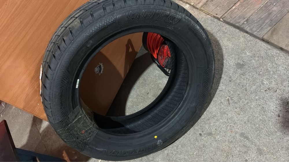 Продам диски с резиной комплект летние