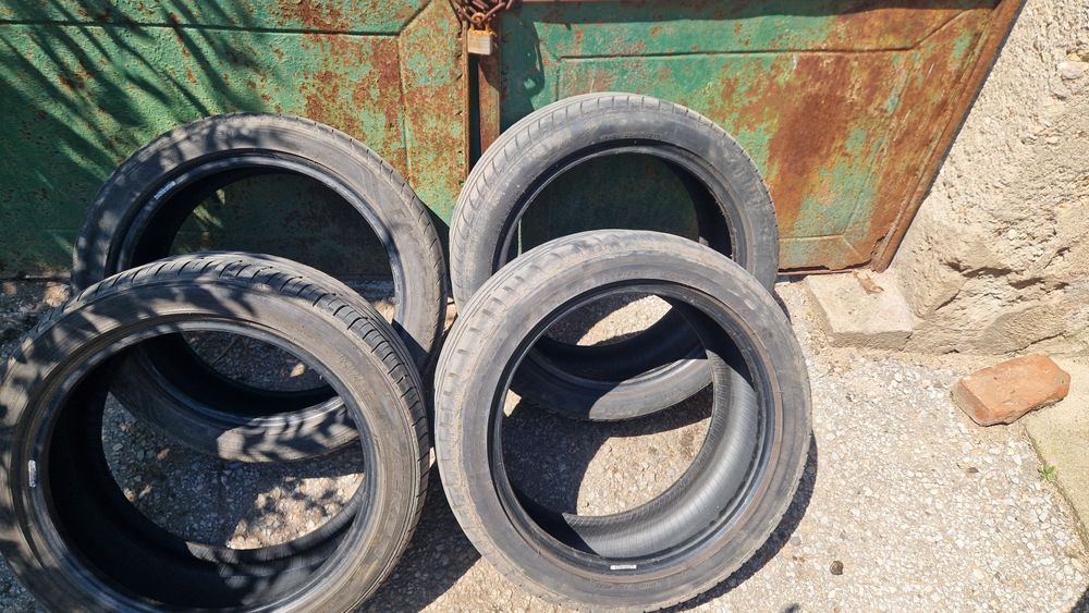 Гуми 225 х 45 х 17 Runflat