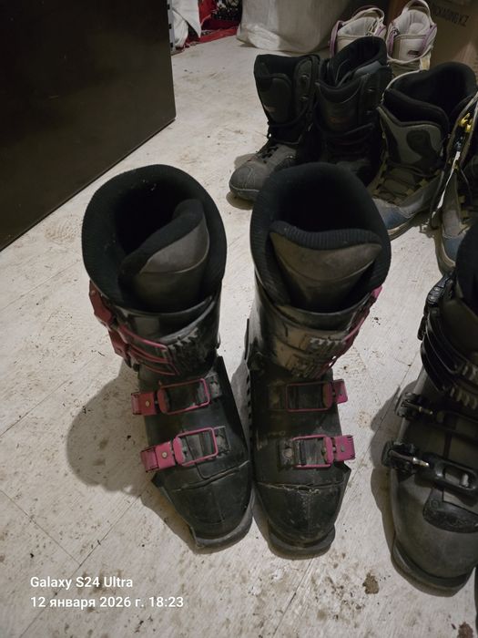 Ботинки на лыжи и сноуборд