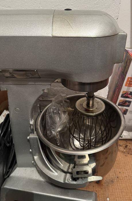 Планетарный миксер, тестомес 20