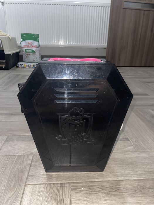 Casa de papusi monster high