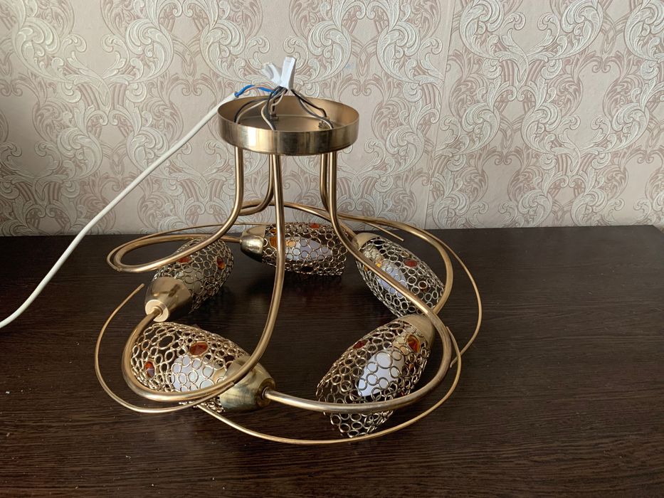 Люстра 5ти рожковая потолочная