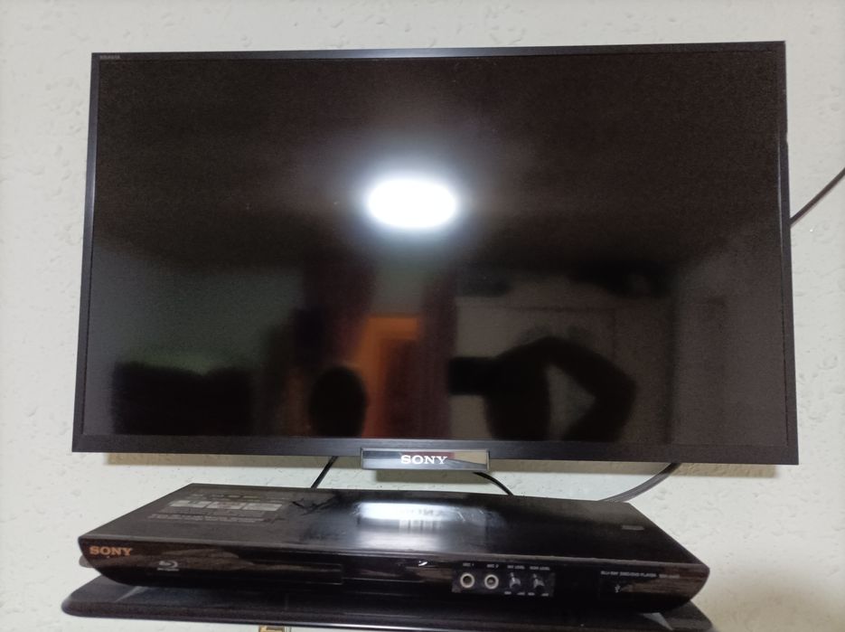 Televizor SONY televizor DVD birga pult shnurlari bor komplek