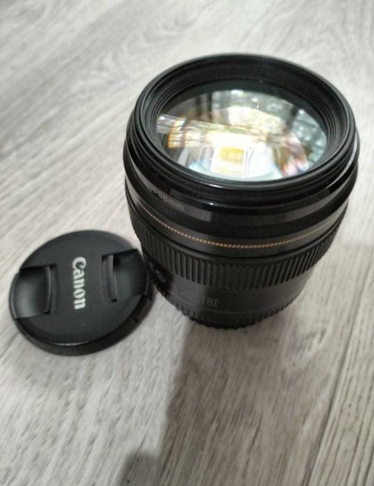 Объектив CANON EF 85mm