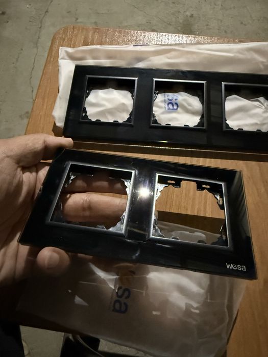 Стекляные рамки для розеток