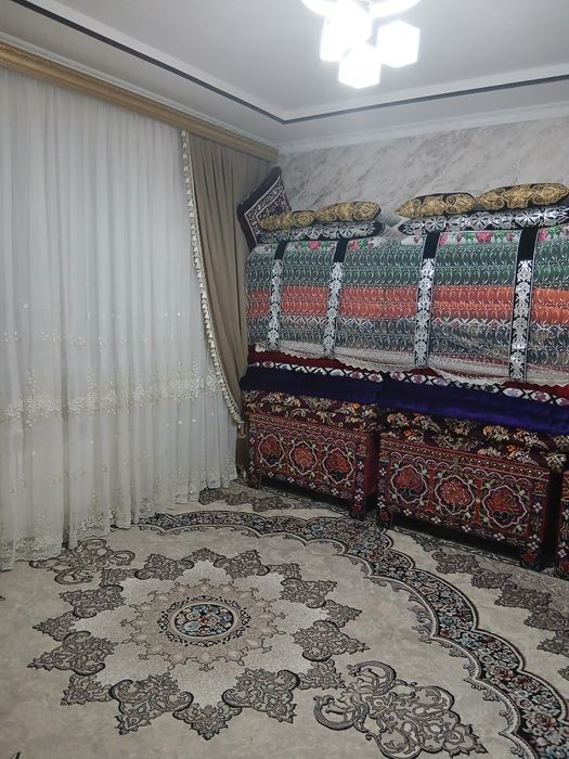 Angor tumani sharq guli mahallasida joylashgan kup qavatli uylar