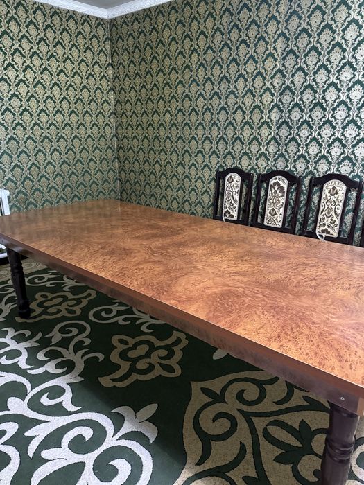 Продам гостиный стол