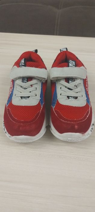 Червени детски маратонки 29 номер