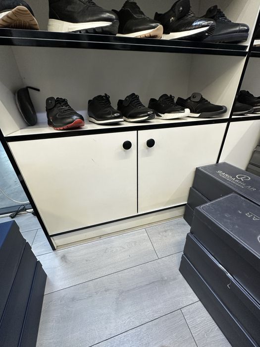 Витринный шкаф для обуви!