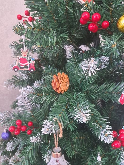 Ёлка искусственная