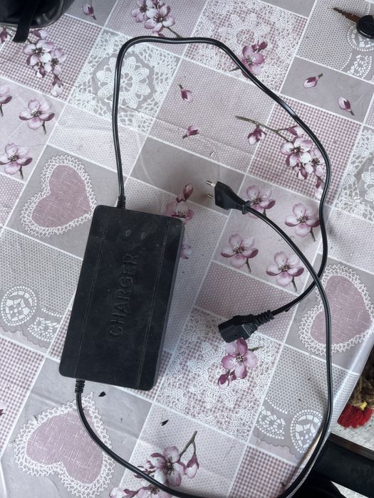 Vand Scuter electric 500W 20Ah cu pedale cu acumulator plumb GEL