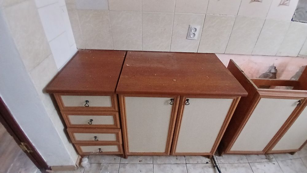 Отдам комплект б/у мебели