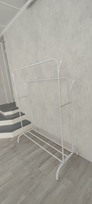 Продам   вешалку