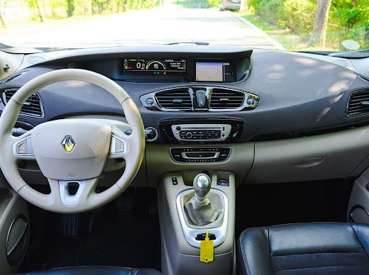 Vând renault grand scenic