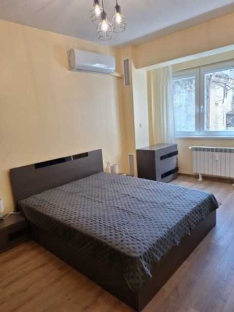 Тристаен апартамент под наем Център