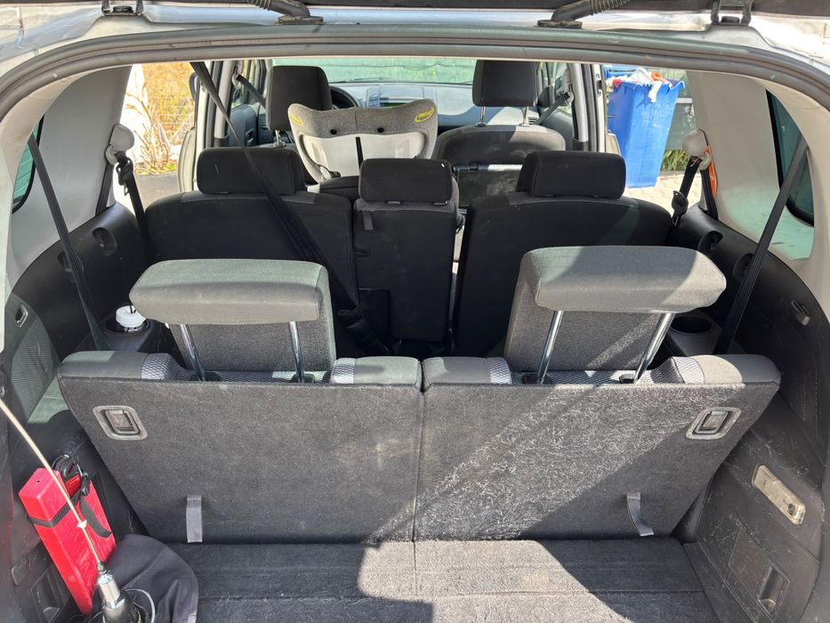 Mazda 5 ,an 2006 cu 7 locuri