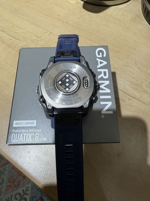 Garmin  quatix 8