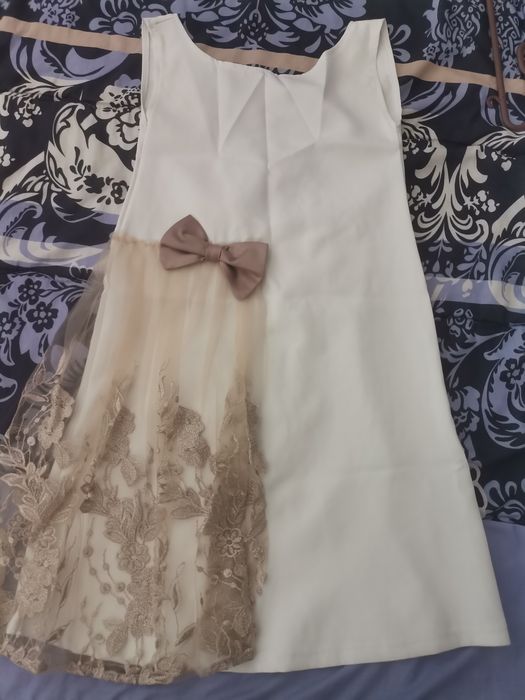 Еднакви рокли за майка и дъщеря