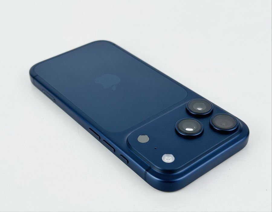 НОВ! Apple iPhone 17 Pro 256GB Blue Гаранция!