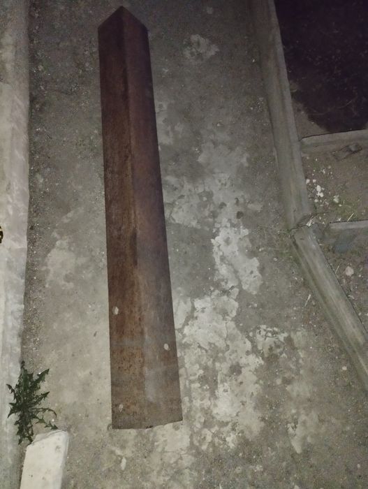 Продам уголок массивный 14см 14см