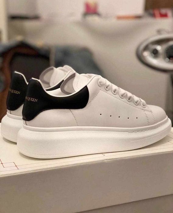 Adidași Mc Queen Alb și negru