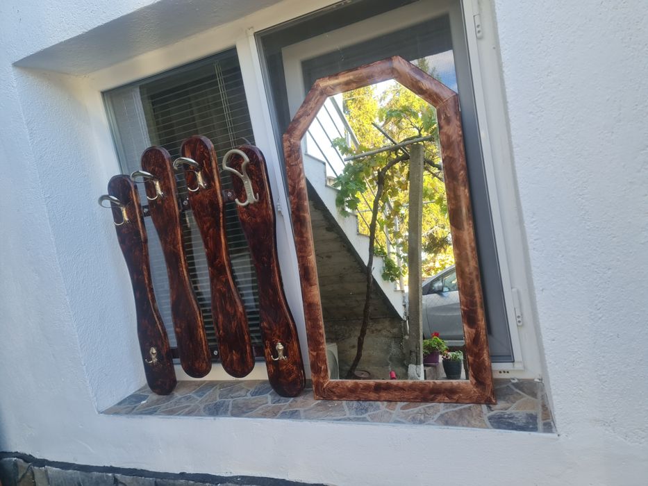 Портманто,огледало и закачалка