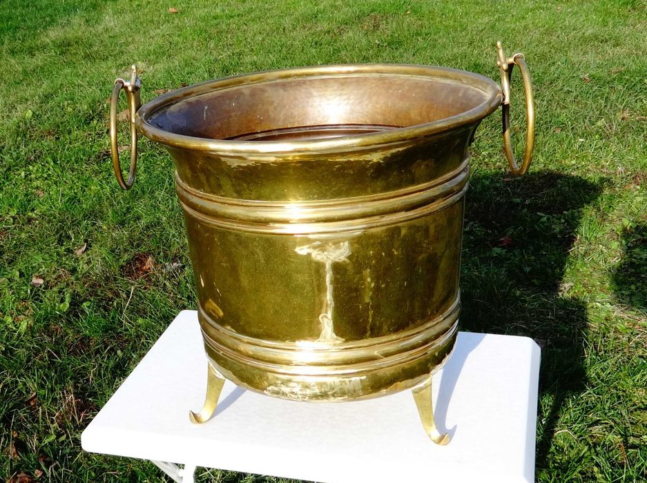 Бронзова кашпа, саксия, котел, съд за дърва,менче 30 литра.