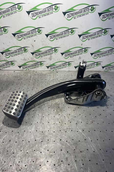 Pedala frana A1662900201 Mercedes-Benz GLE prima generatie (W166) ser
