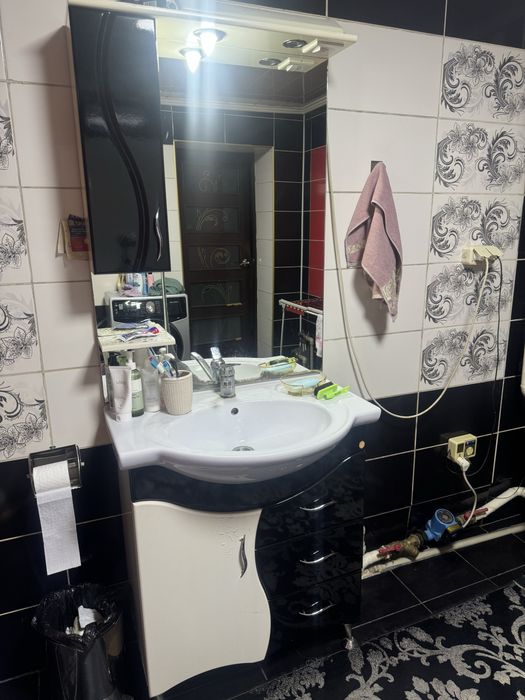 Продается шкаф для ванны