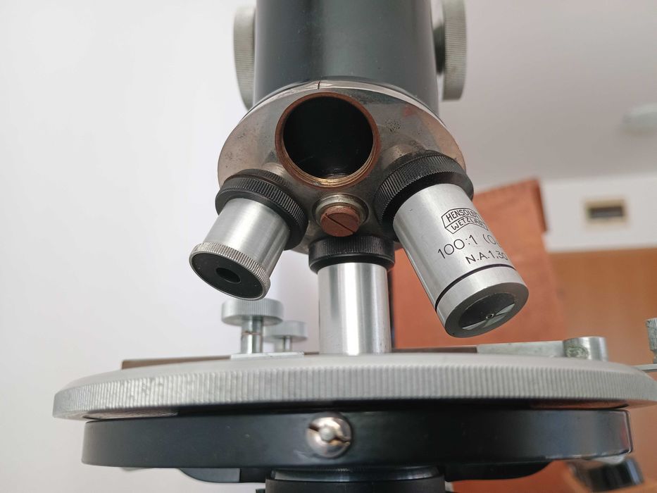 Като нов немски лабораторен микроскоп HENSOULT WETZLAR с три обектива