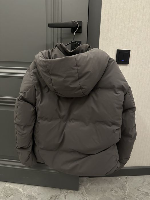 Пуховик Uniqlo с капюшоном