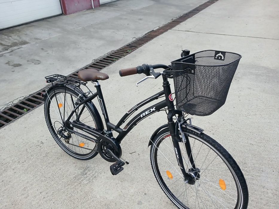 Vând bicicleta din aluminiu pentru damă