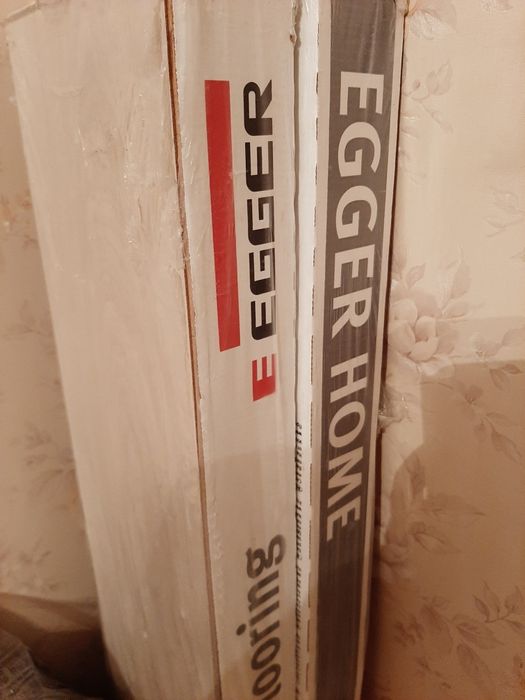 Ламинат новый бежевого цвета