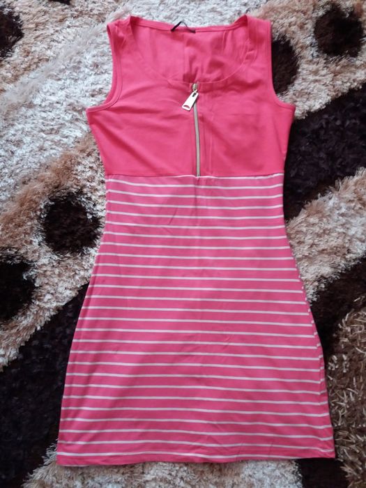 Vand rochii 15 lei bucata