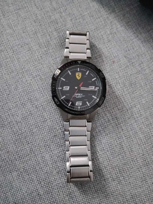 Часовник ferrari