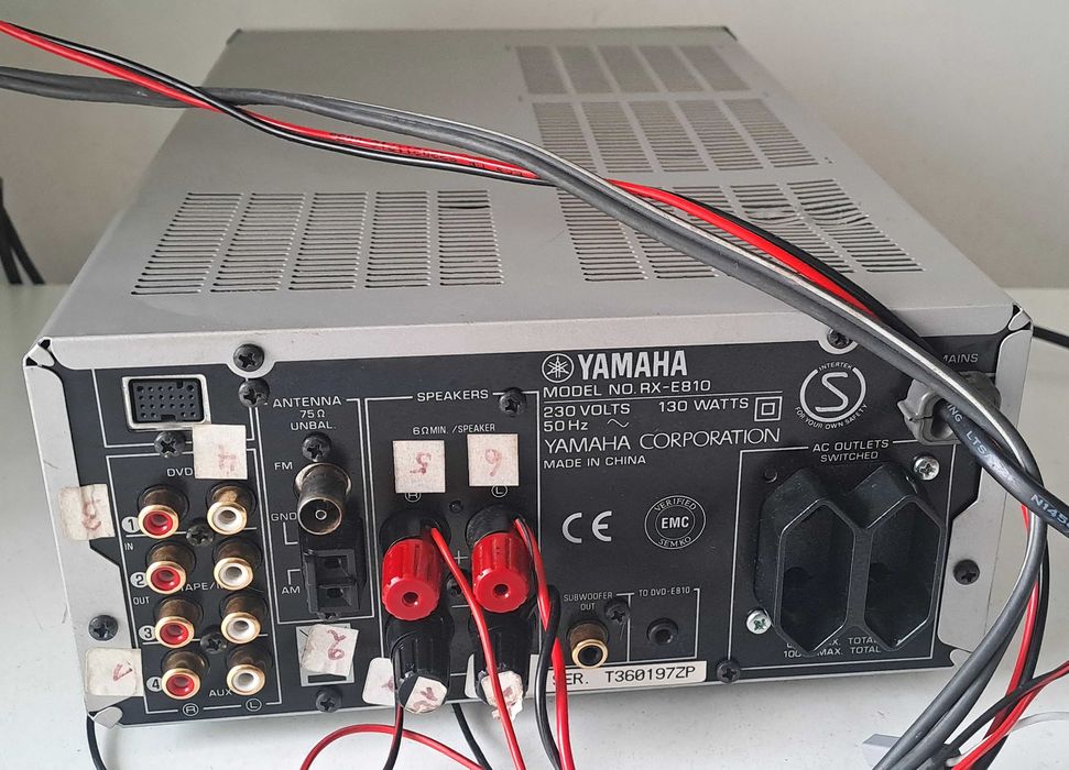 Yamaha RX-E810 Amplificator Receiver Stereo Hi-Fi Pure Direct