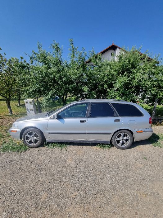 Dezmembrez Volvo v40 2002, 116cp   0759633080