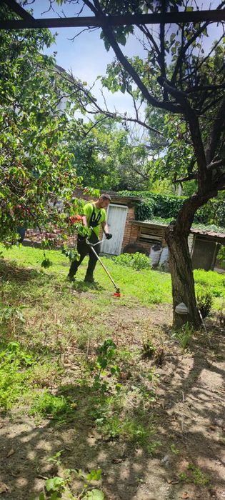 Косене и поддръжка на дворове  Пловдив