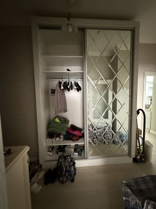 Шкаф купе зеркальный