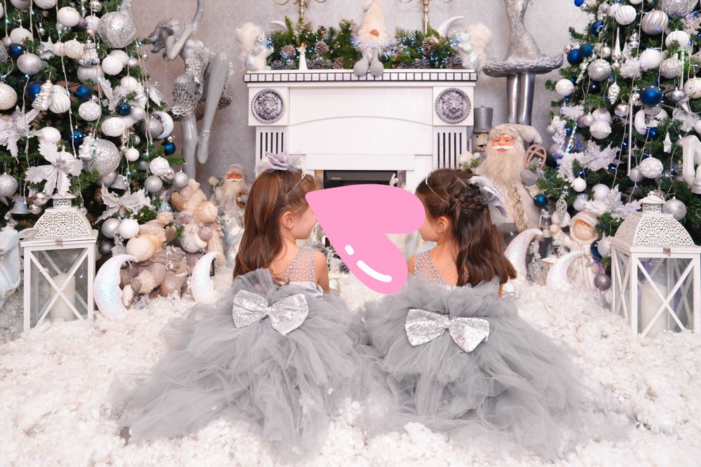 Детска рокля сребърна, сива, пайети, шаферска