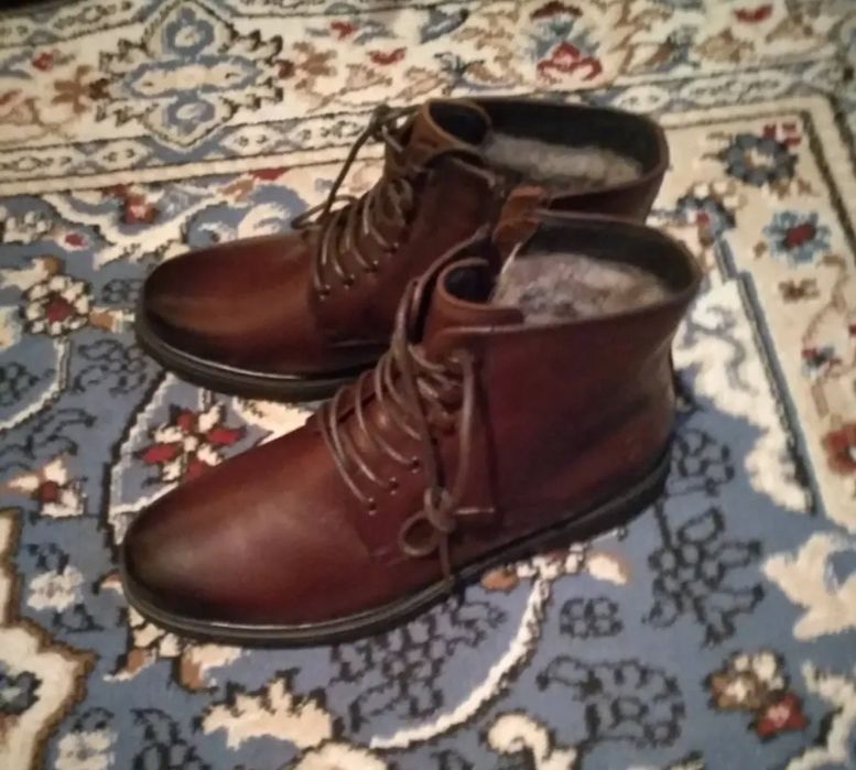 Продам новые ботинки Salamander