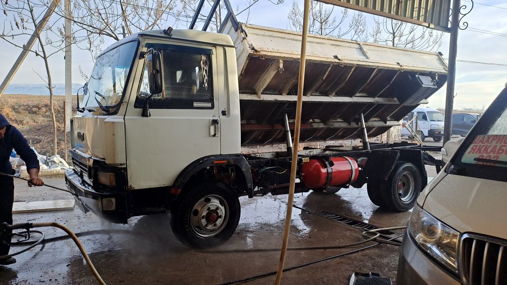 Uzotayo'l yuk mashinasi