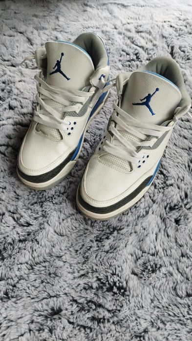 Jordan 3 University Blue